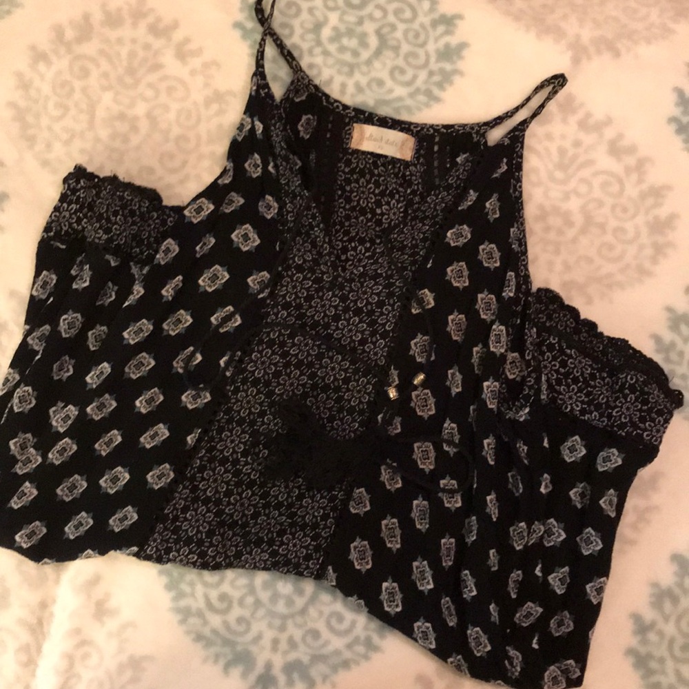 Black floral sleeveless blouse!